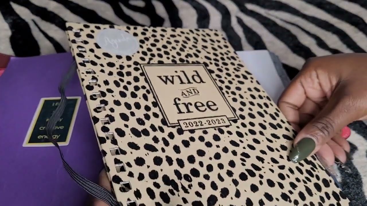 What's In My Planner!Coach Notebook/Planner Hack!💜💜💜😊🙌🏾