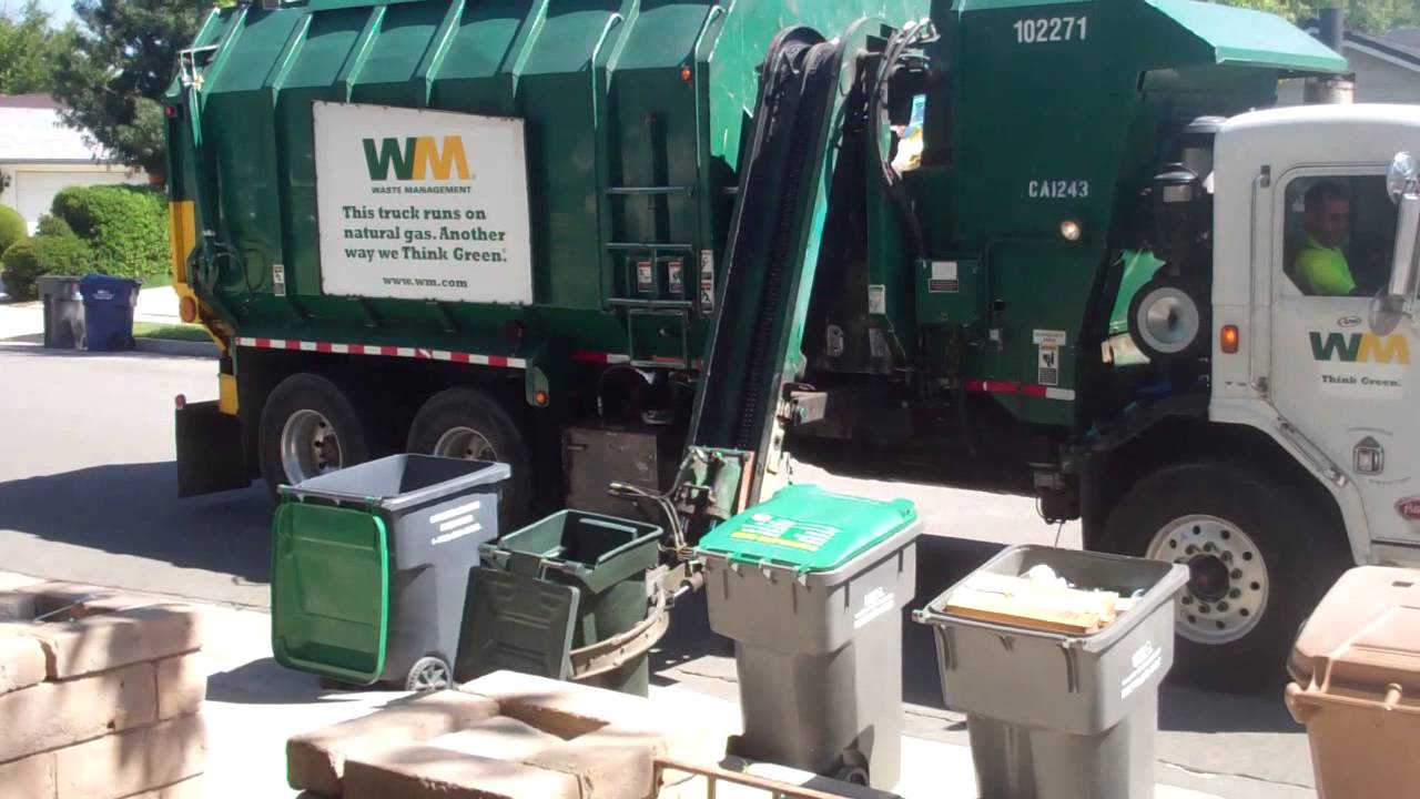 WM Waste Management/Blue Barrel Disposal Peterbilt 320 Amrep-Recycling collection Pt-1