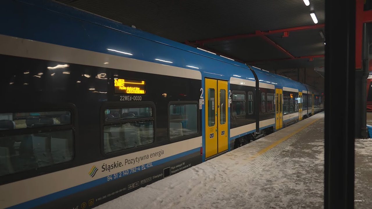 Poland, Częstochowa, arriving by train, 1X elevator, 1X escalator