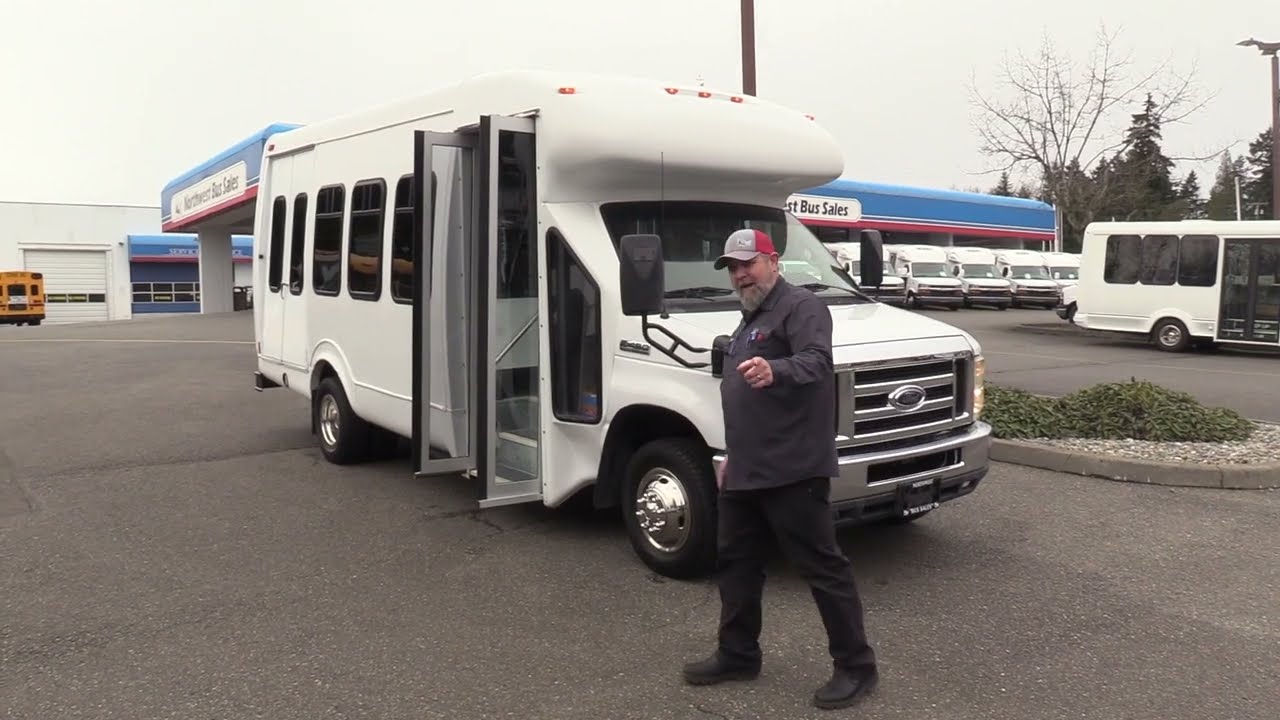 2009 Ford Startrans Senator 14 Passenger ADA Shuttle Bus - S25114