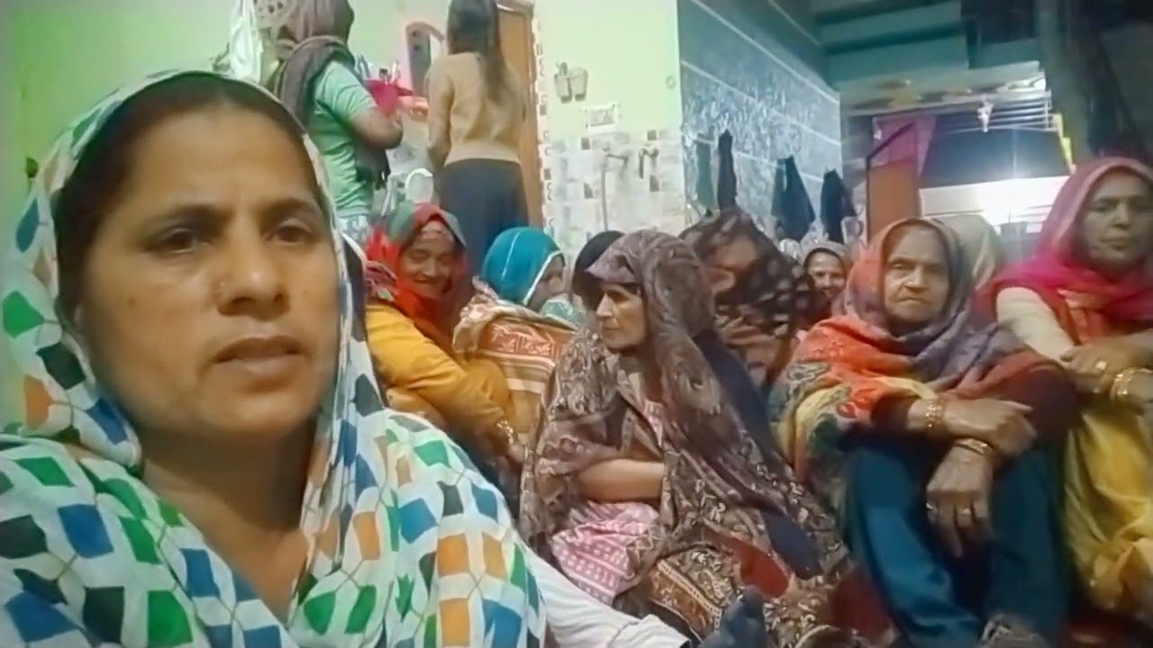 मने कृष्ण काला कह दे है। Agwanpur ki mandli 