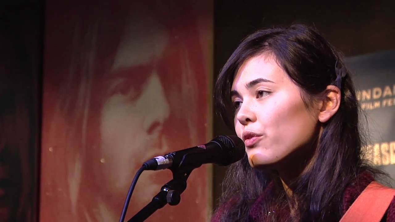 Priscilla Ahn Performs 