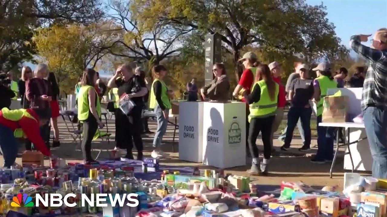 Neighbors helping each other as SNAP benefits dry up for families in need
