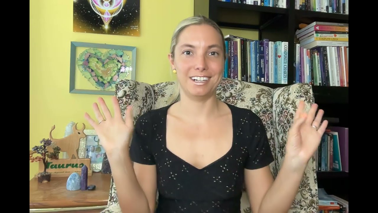 Venus Sextile / Trine Neptune Synastry : The Romantic Dream Realized