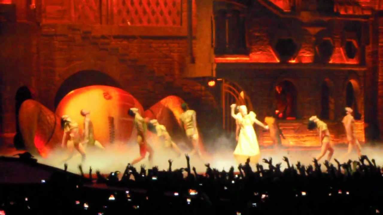 Lady Gaga - Born This Way Live in St. Petersburg