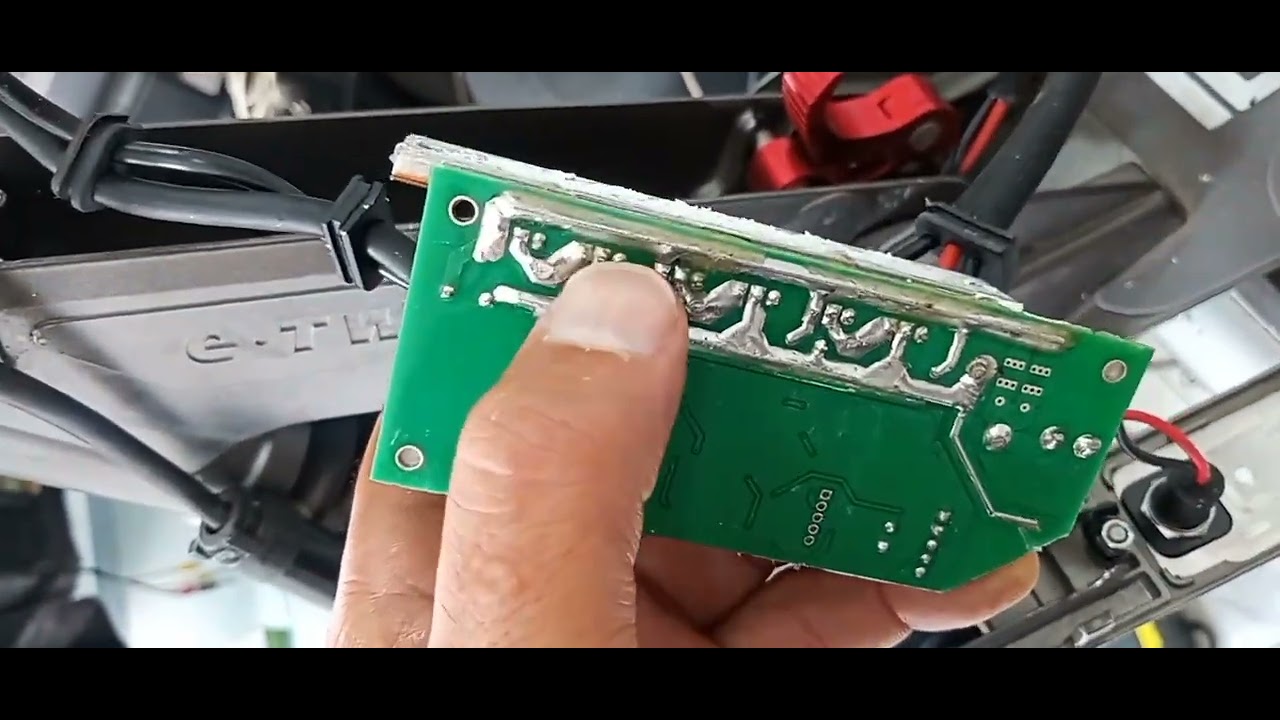 RoRoTEC reparacion de monopatin electrico e-twow daño en controlador cambio de mosfet