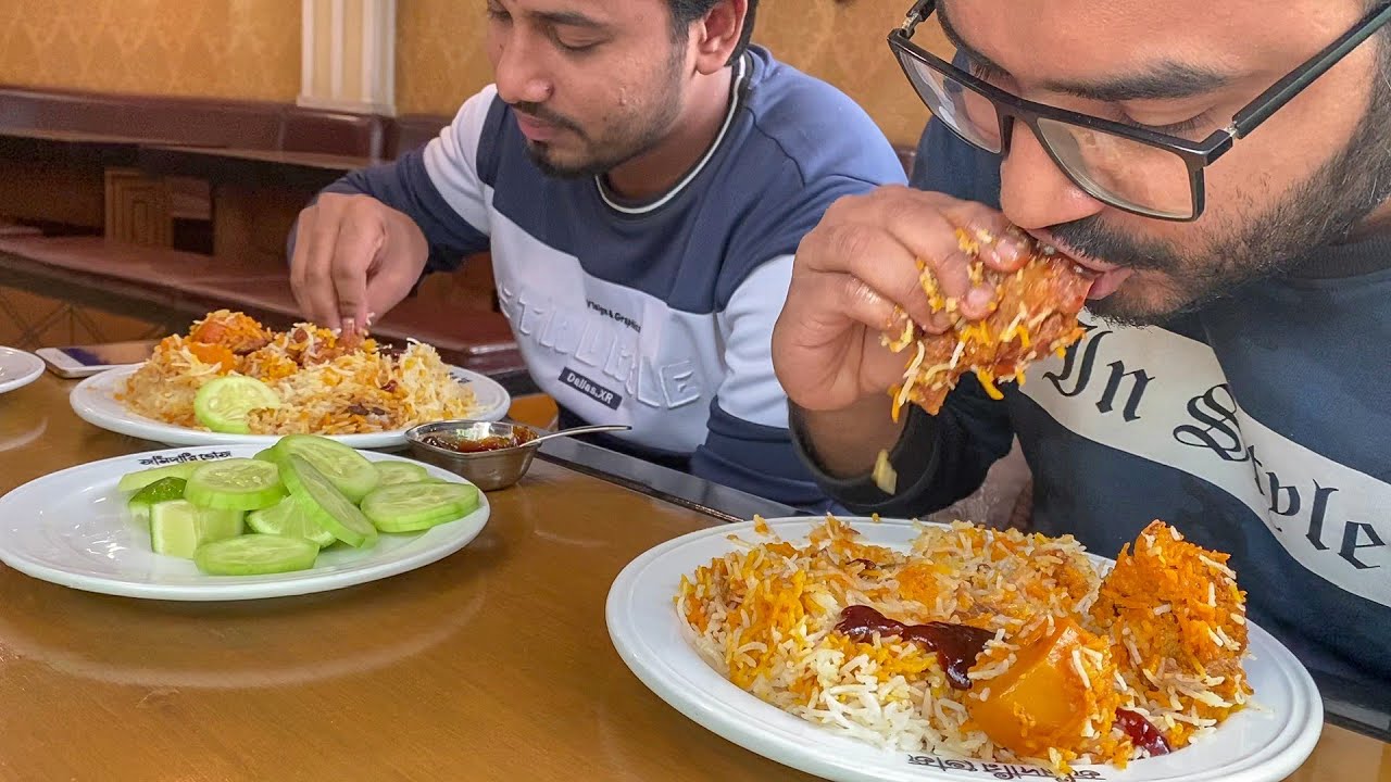 Eating Lunch(Mutton Kacchi Biryani/Rice & Meat) With Friends at Jomidari Bhoj