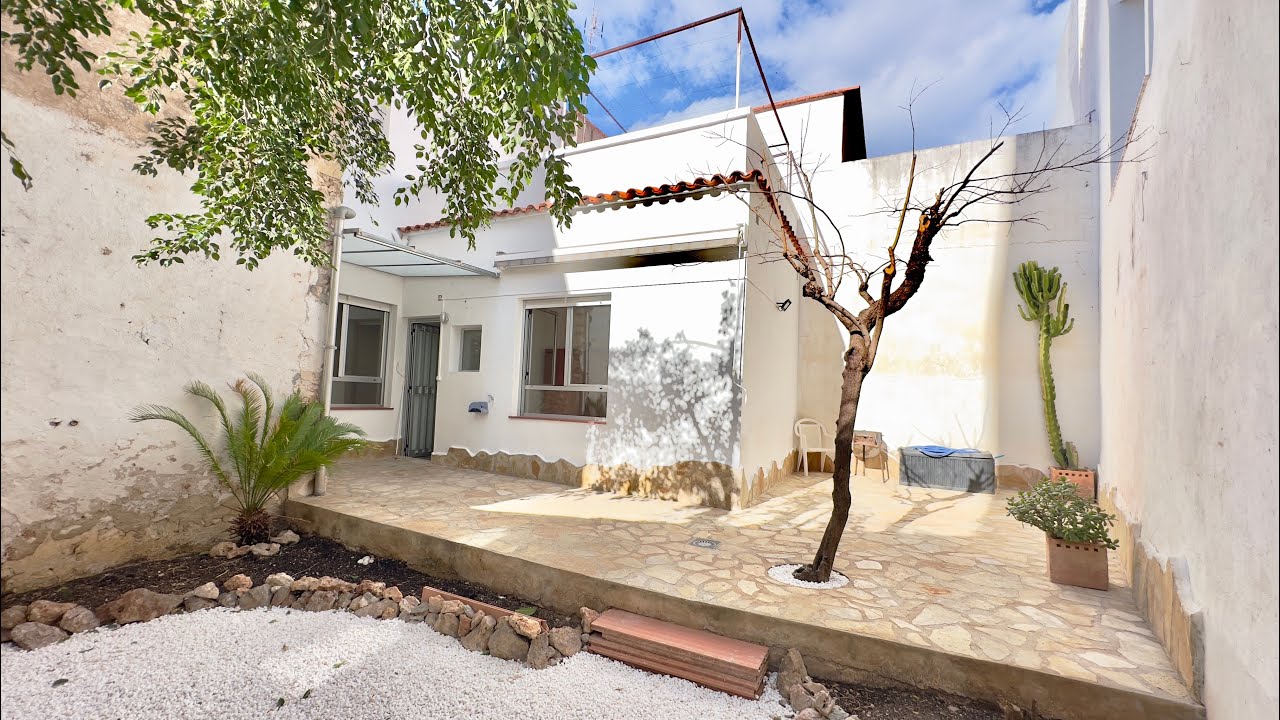 Ref. 93714 Casa de pueblo en el centro de Pego