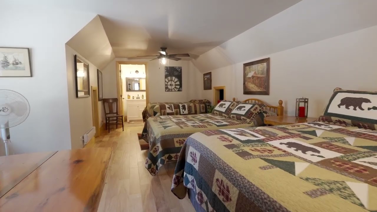 436 Fox | Beautiful Kukagami Lake Home