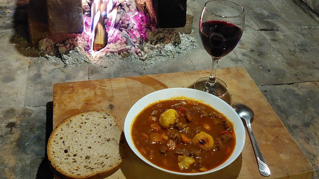 Juneći gulaš s kestenima, beef goulash with chestnuts