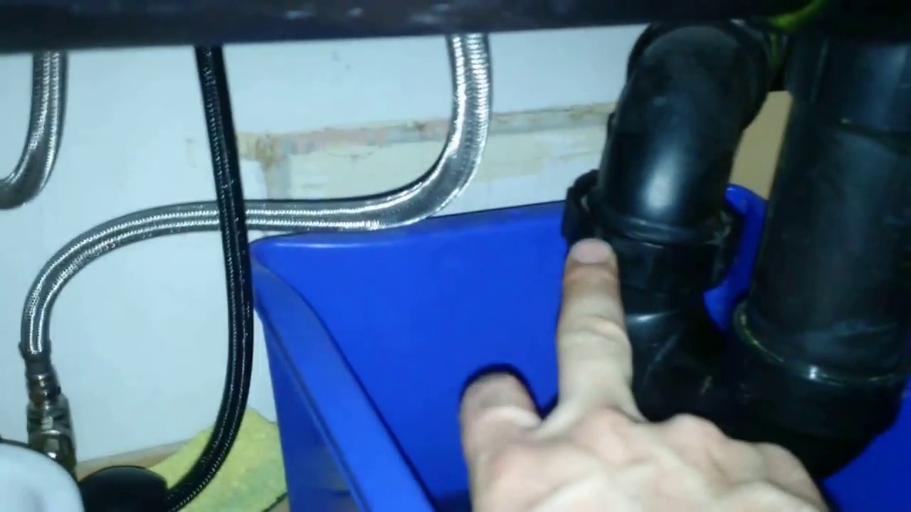 KITCHEN SINK  P TRAP  DRIPPING  EASY FIX