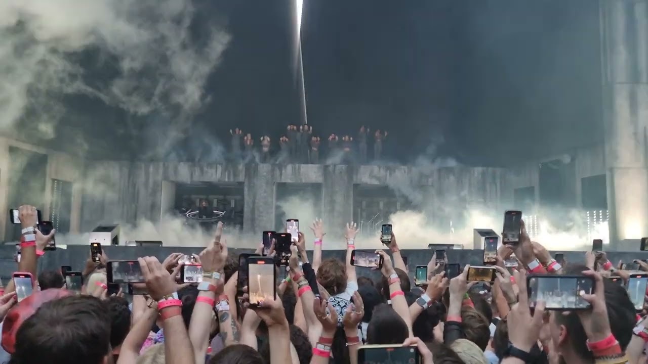 Lady Gaga: Intro+Bad Romance Live in London (30.07) Chromatica Ball 2022