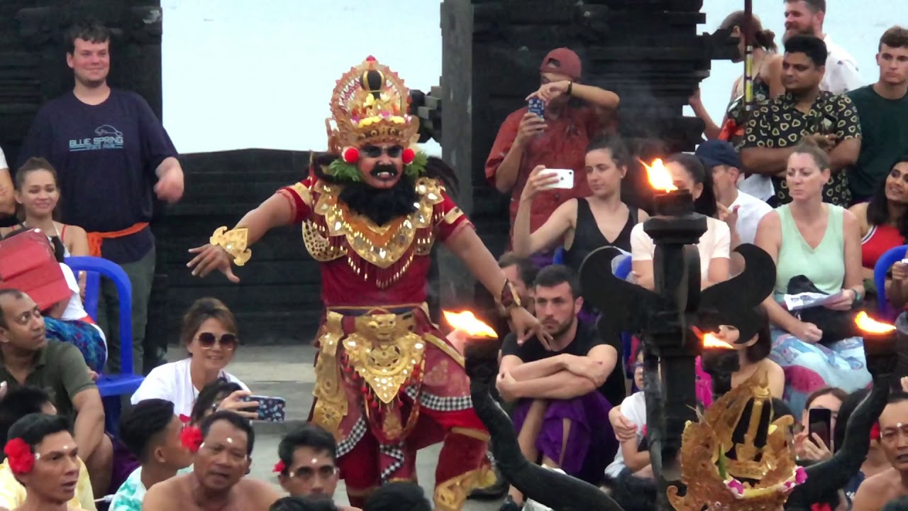 Tari Kecak Uluwatu, Bali