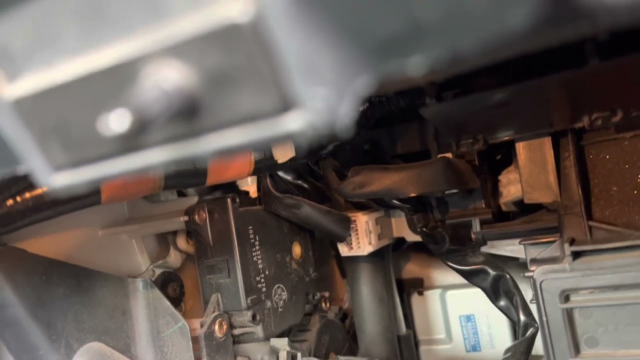 Замена привода двери Mode Lexus IS300