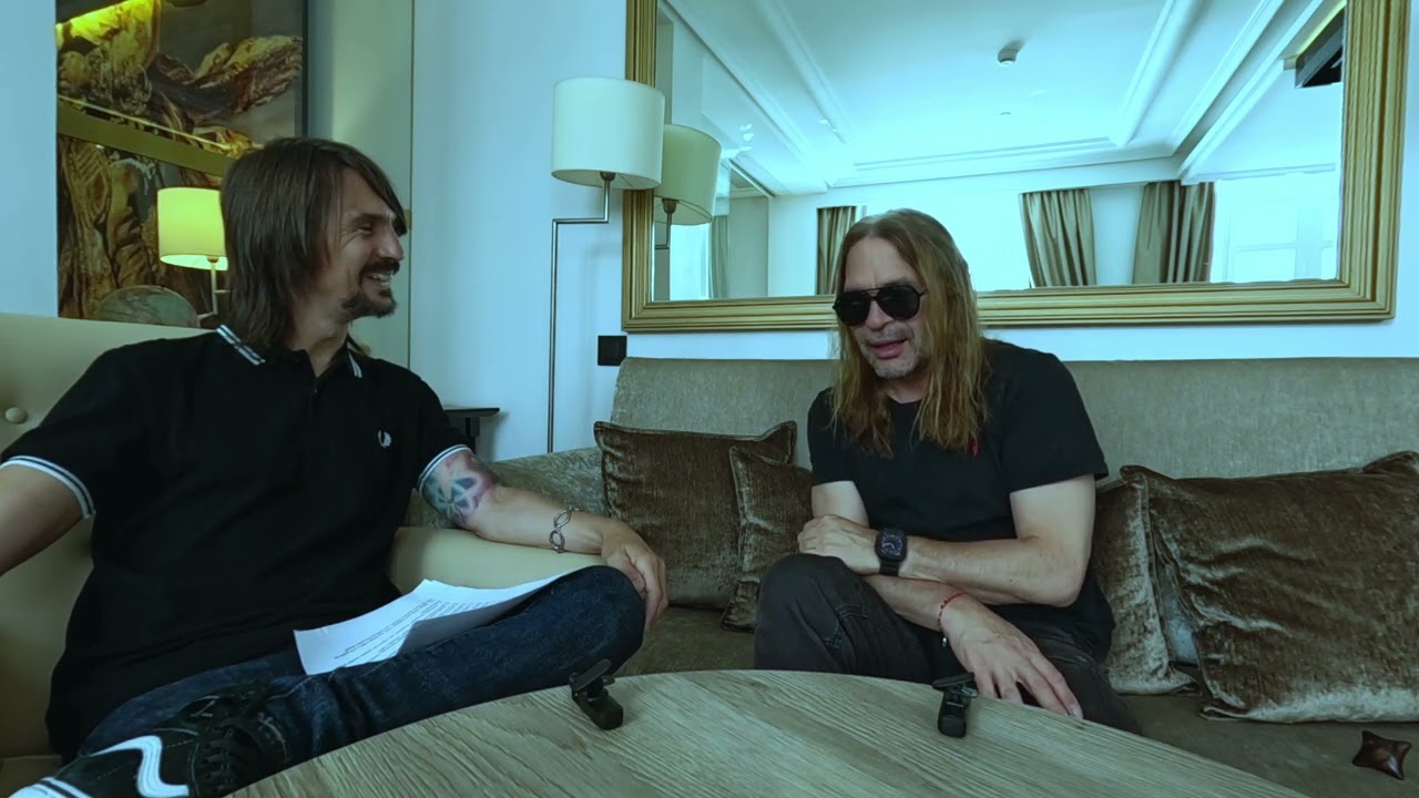 Entrevistamos al guitarrista Sergio Vallín en Madrid. Maná 2025 Tour.