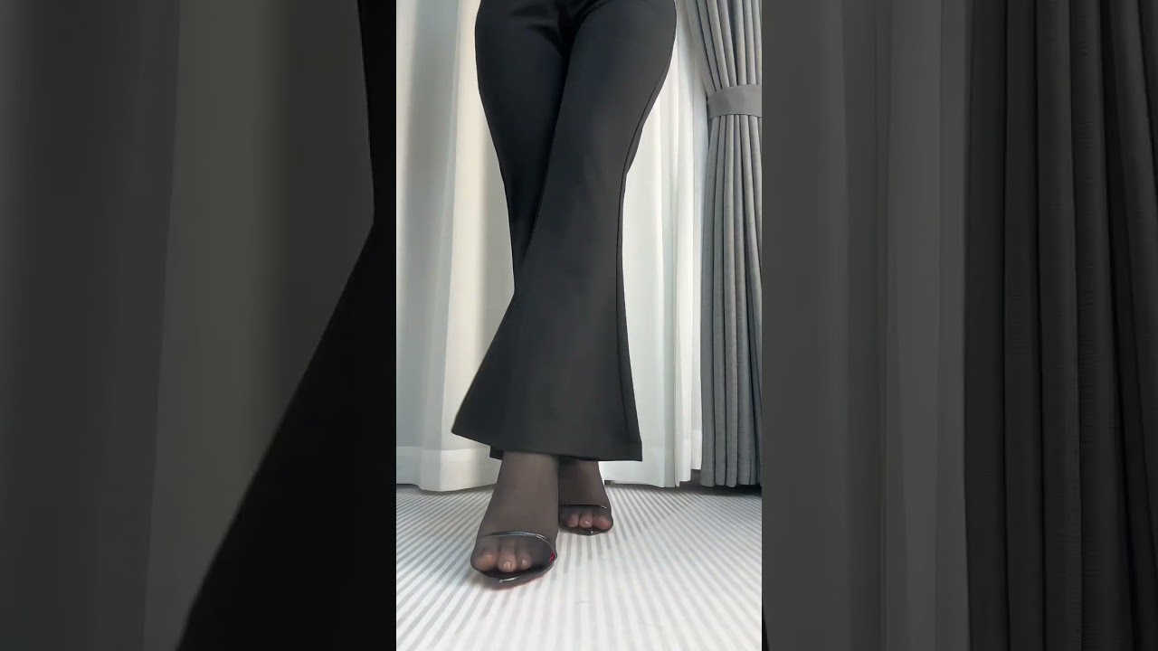 ✨ Pants, Stockings & Heels 👠✨ #LegsForDays