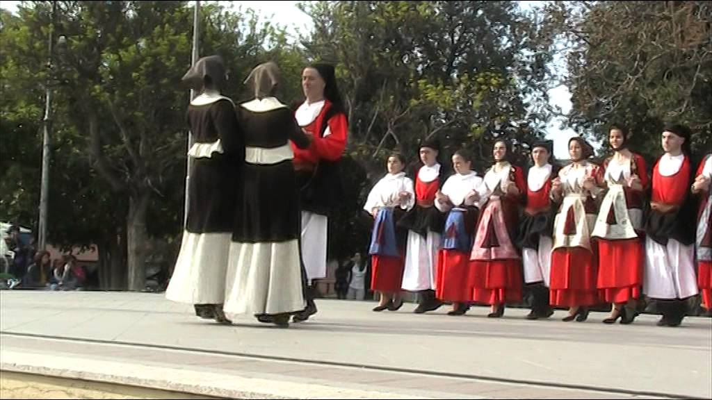 gruppo folk S'ORROSSA 'E MONTE--FONNI--SARTIU ANTIGU