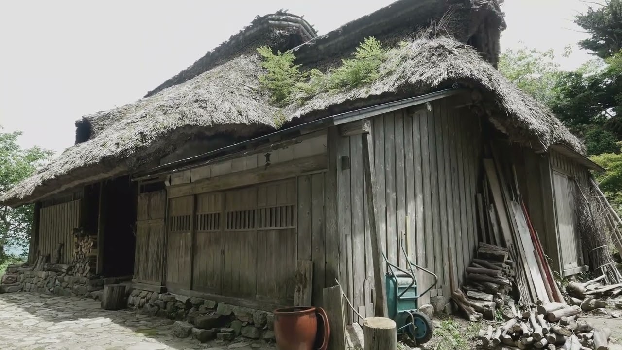 今も残る峠の茶屋　木の芽峠の前川家　旧北陸道　Old teahouse on the mountain pass