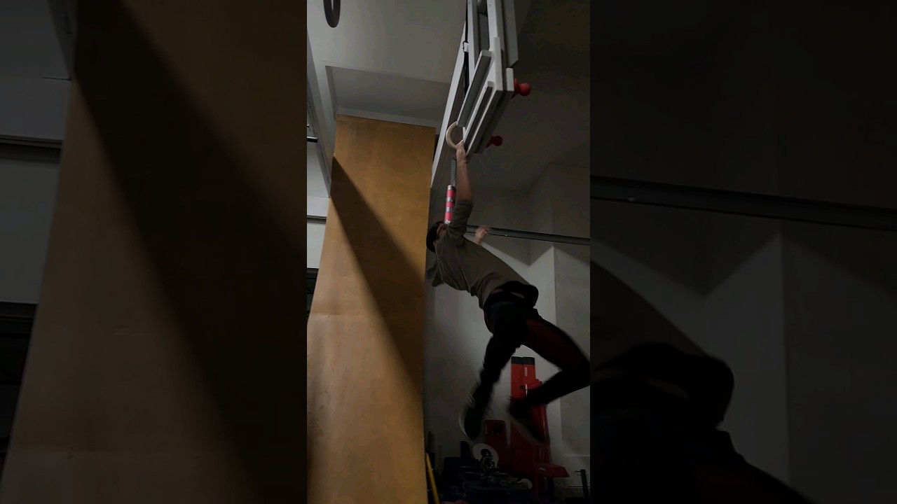One Arm turn on a small cliff 😬🤌