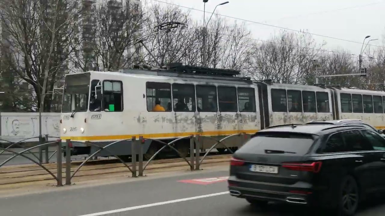 Tramvaiul V3A-93 #286 pe linia 1 tranzitând Calea Văcărești 