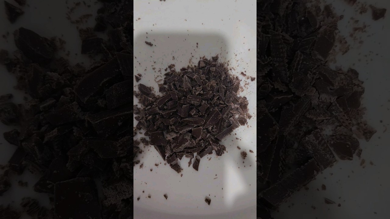 Hot Chocolate 🍫😋 #recipe #chocolate #shortvideo #winterdrinks