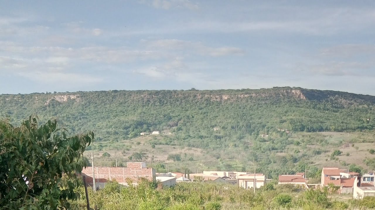 VIDA SIMPLES E ACONCHEGANTE NO PÉ DA SERRA DE JARDIM CEARÁ 