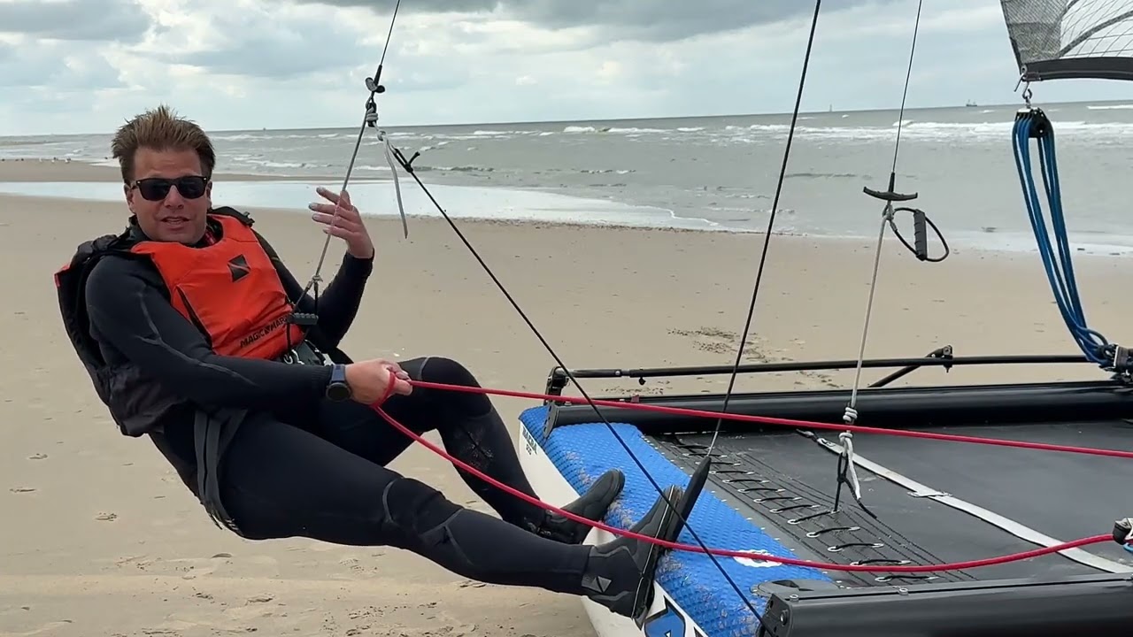 Trapeze hangen bij een catamaran