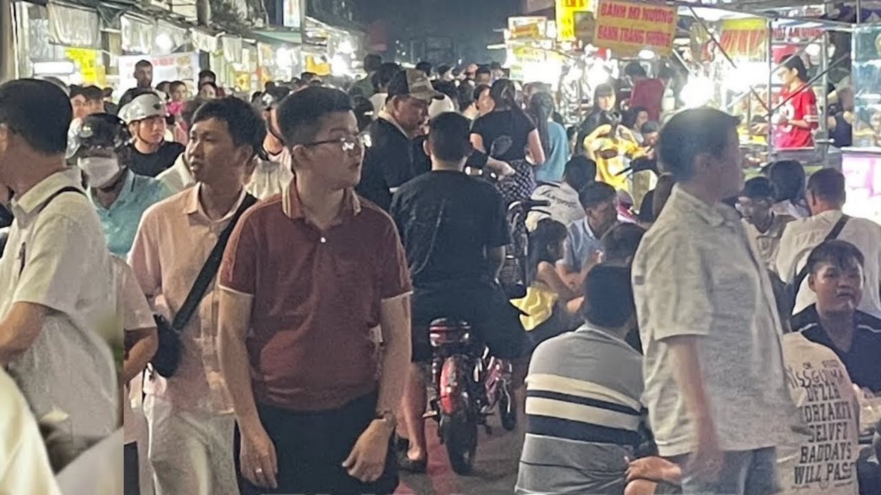 Can Tho Night Walking Tour | Tet Day 4 Night Market | 4K | Vietnam