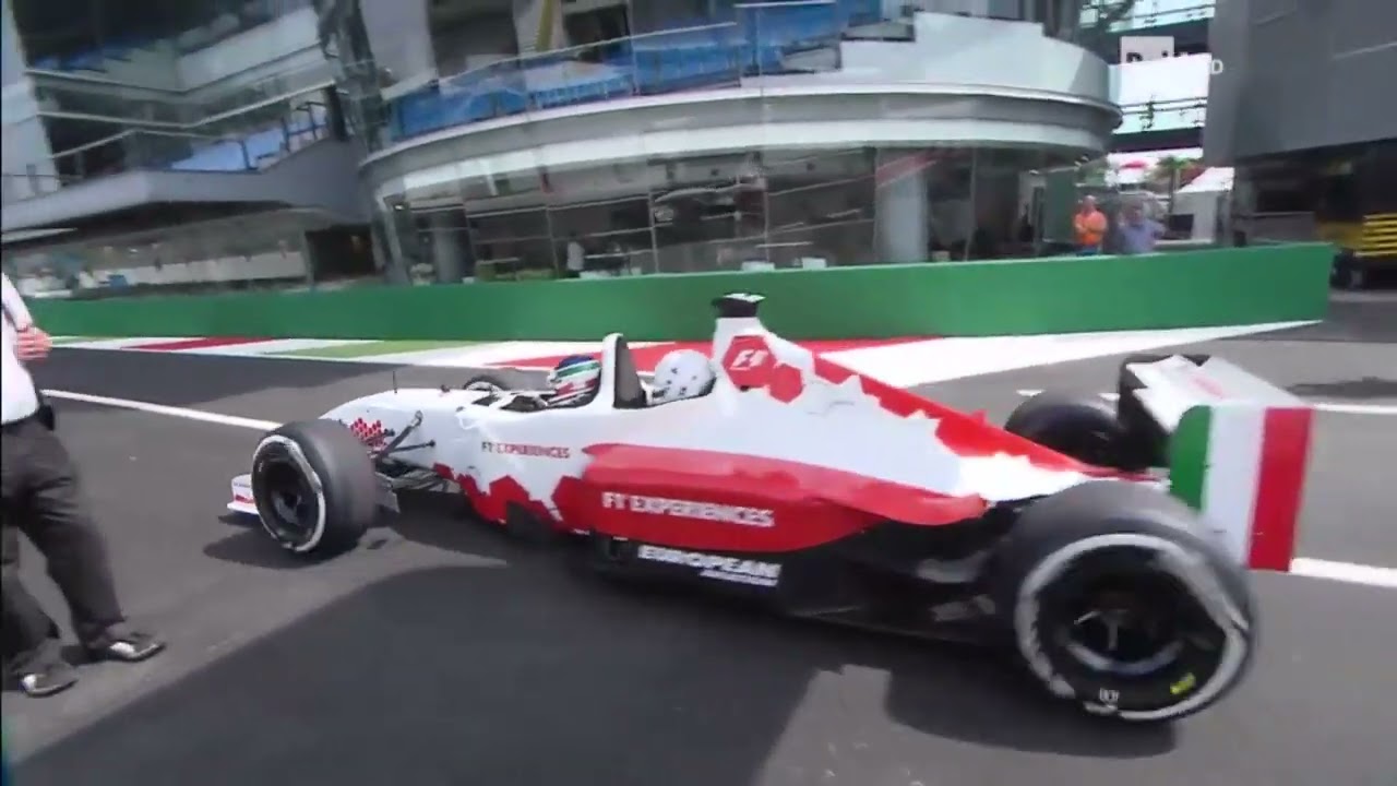 Ettore Giovannelli ed Ivan Capelli fanno un giro sul circuito di Monza a bordo di una biposto (2017)
