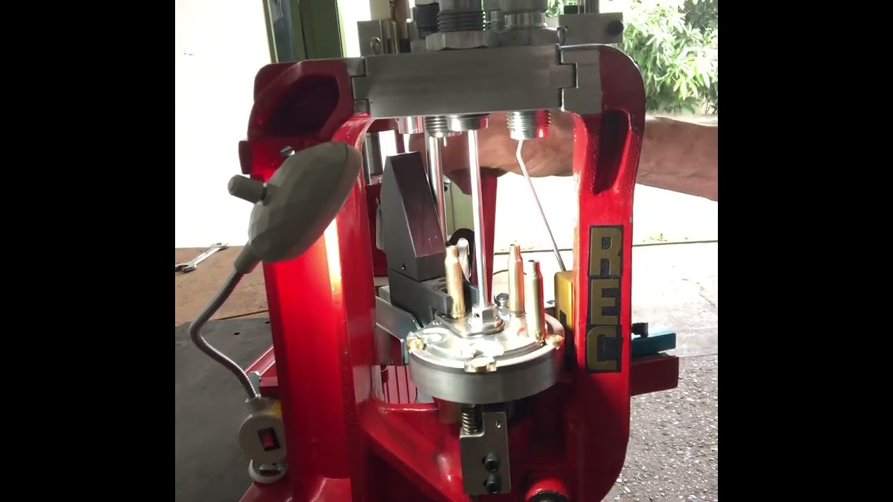 Recarga do calibre 5,56 na prensa Recargamatic Mod. O5P
