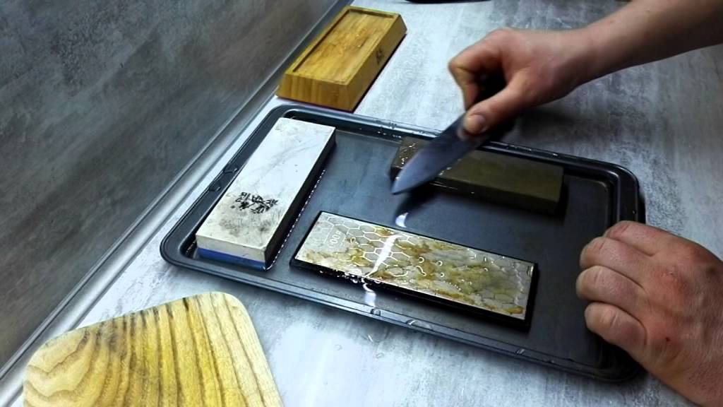 Broušení nožů - ruční broušení nože na kameni / whetstone sharpening