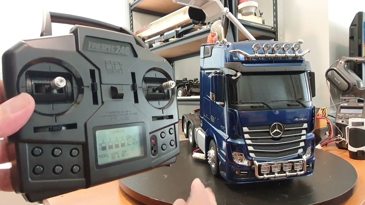 Tamiya Mercedes Benz Truck RC 1/14 with MFC 03 and Tamiya Finespec 2.4