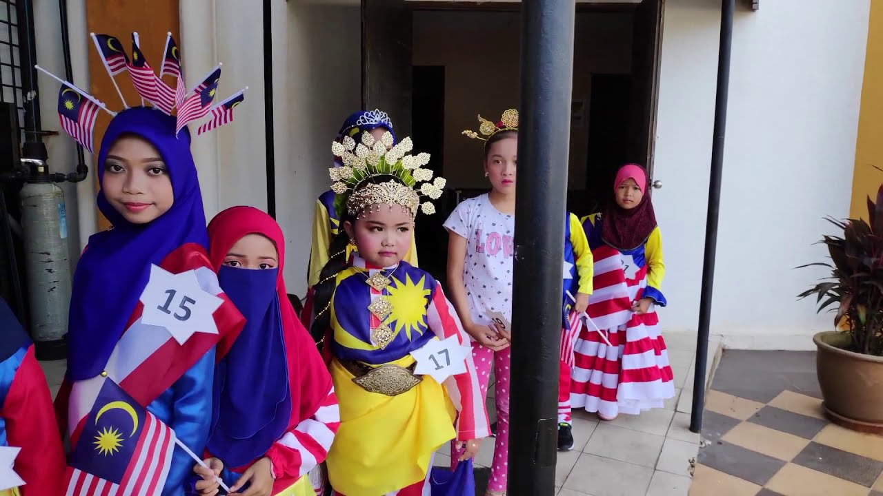Pertandingan Pakaian Beragam Merdeka The Regency Waterfront