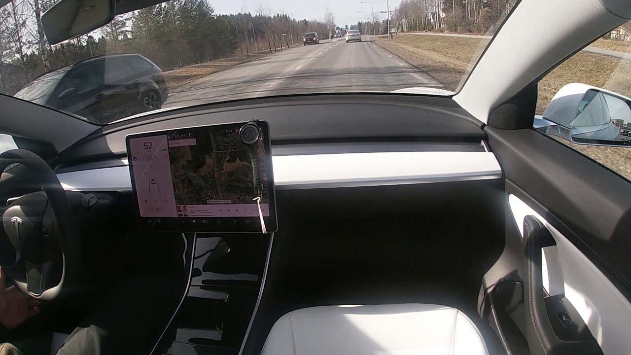 OSA 1 Teslan autopilot ja syke testiajo esikaupungin l&auml;pi