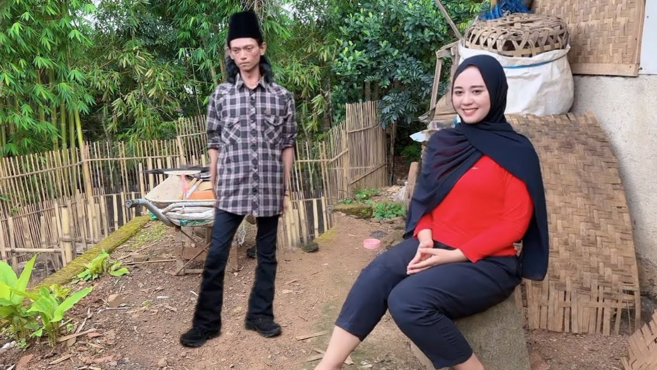 SENYUM BAHAGIA NENG NDA SAAT KEDATANGAN MAS GONDRONG DUDA ASAL CIREBON