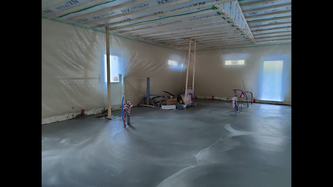 Hirsitalovlogi osa 10: Lattiavalu valmis, seinärungot nousee, huoltokaivo eristetty