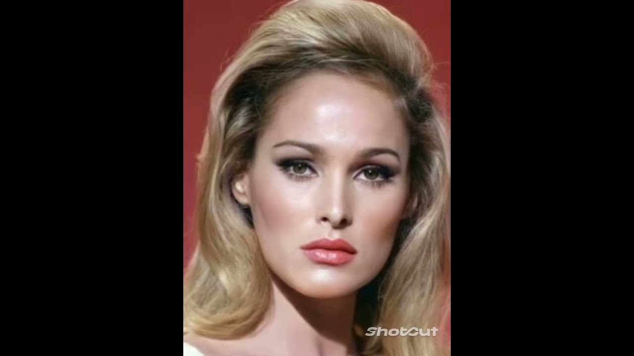 Ursula   Andress   1936- 87 anos