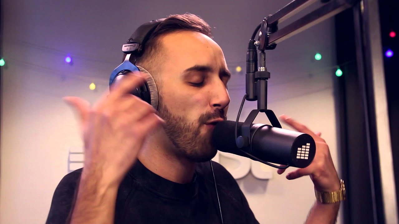 Nomad skickar ut en varning (Live @ East FM)