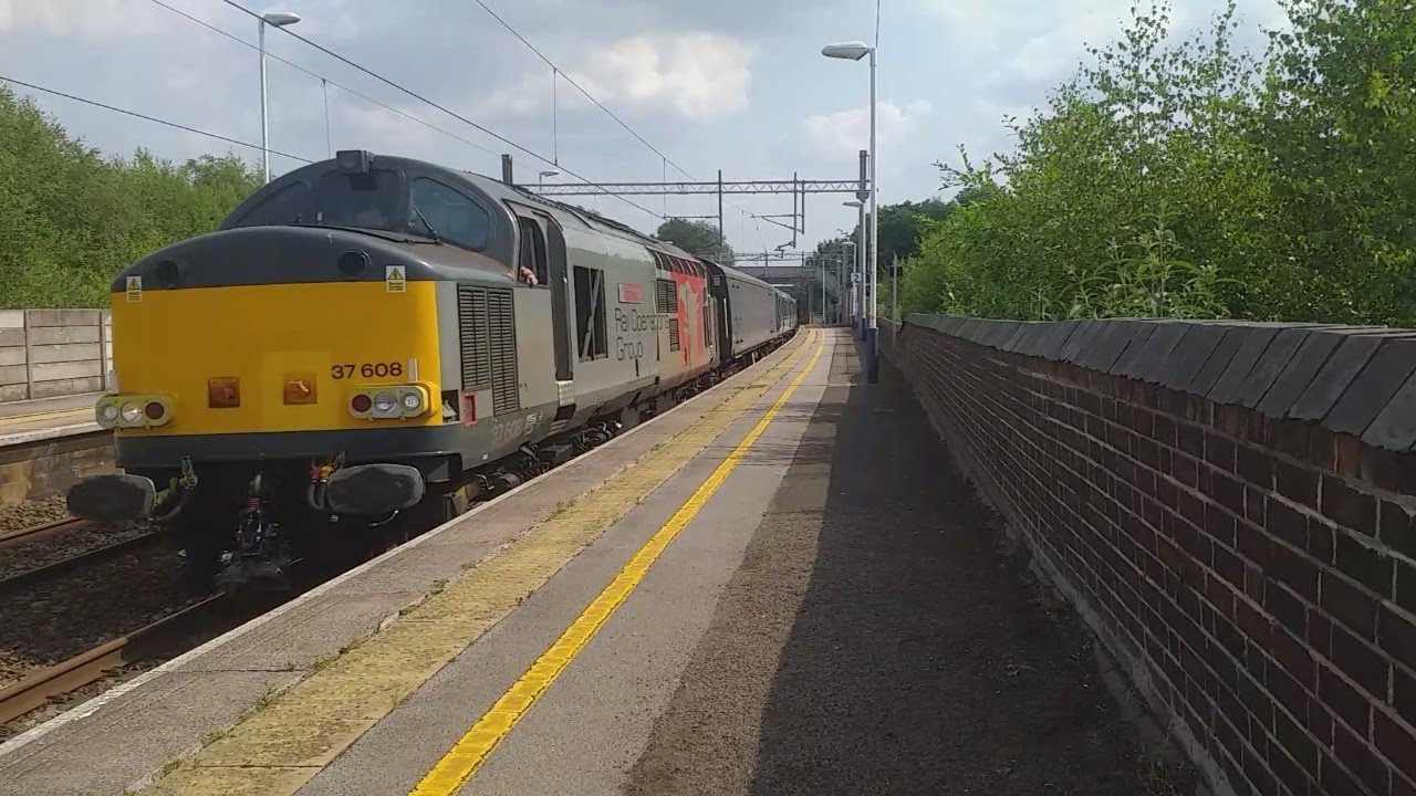 THRASH !!! 37 608 and 37 800 thrash through Longport with 730 102  and with a 2 tone