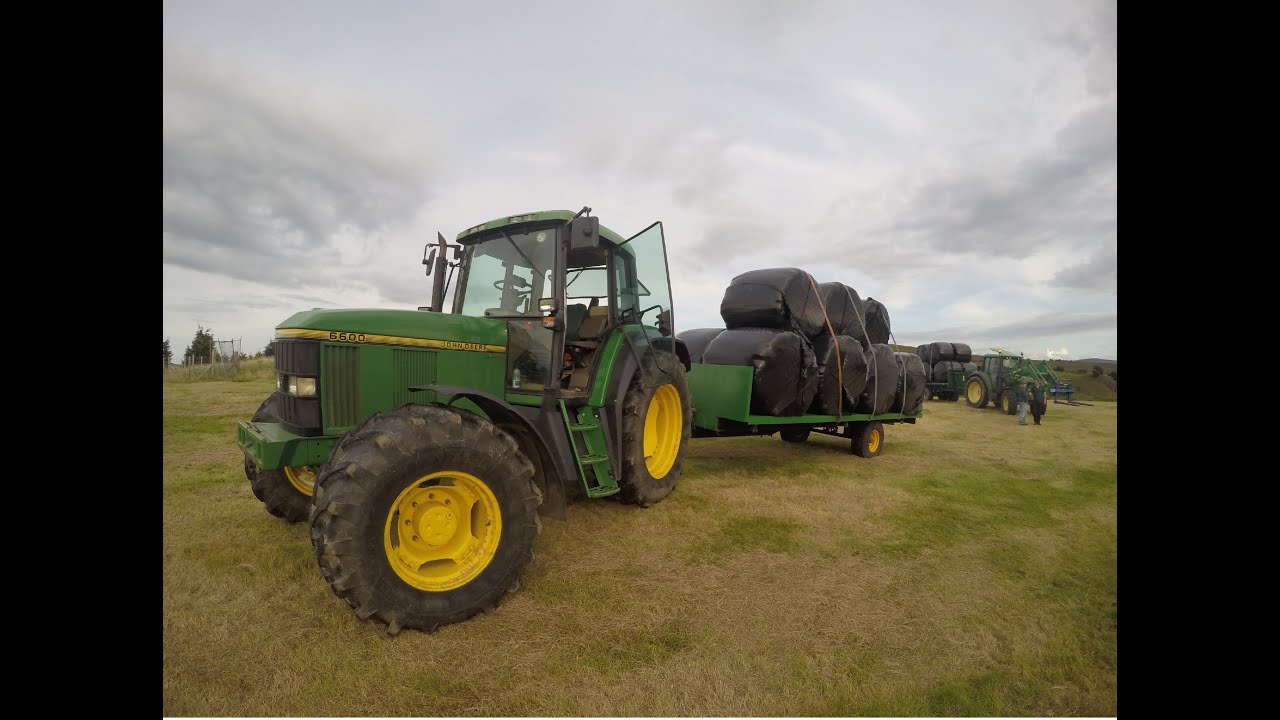 Haymaking and Carting Bales 2015 ( John Deere 6600, 6320, 6200, 3050, Kuhn Rake, International 440)