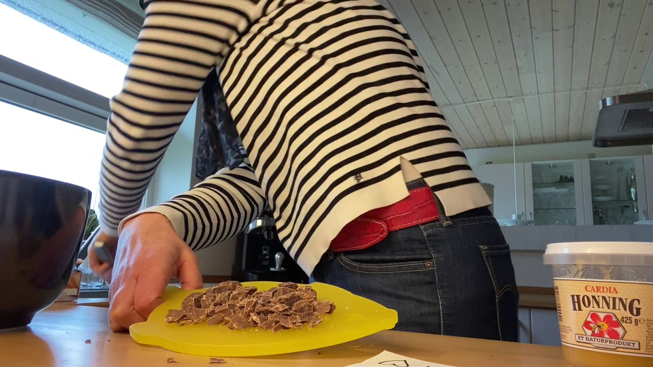 S&aring;dan laver du din egen m&uuml;slibar ud af honning