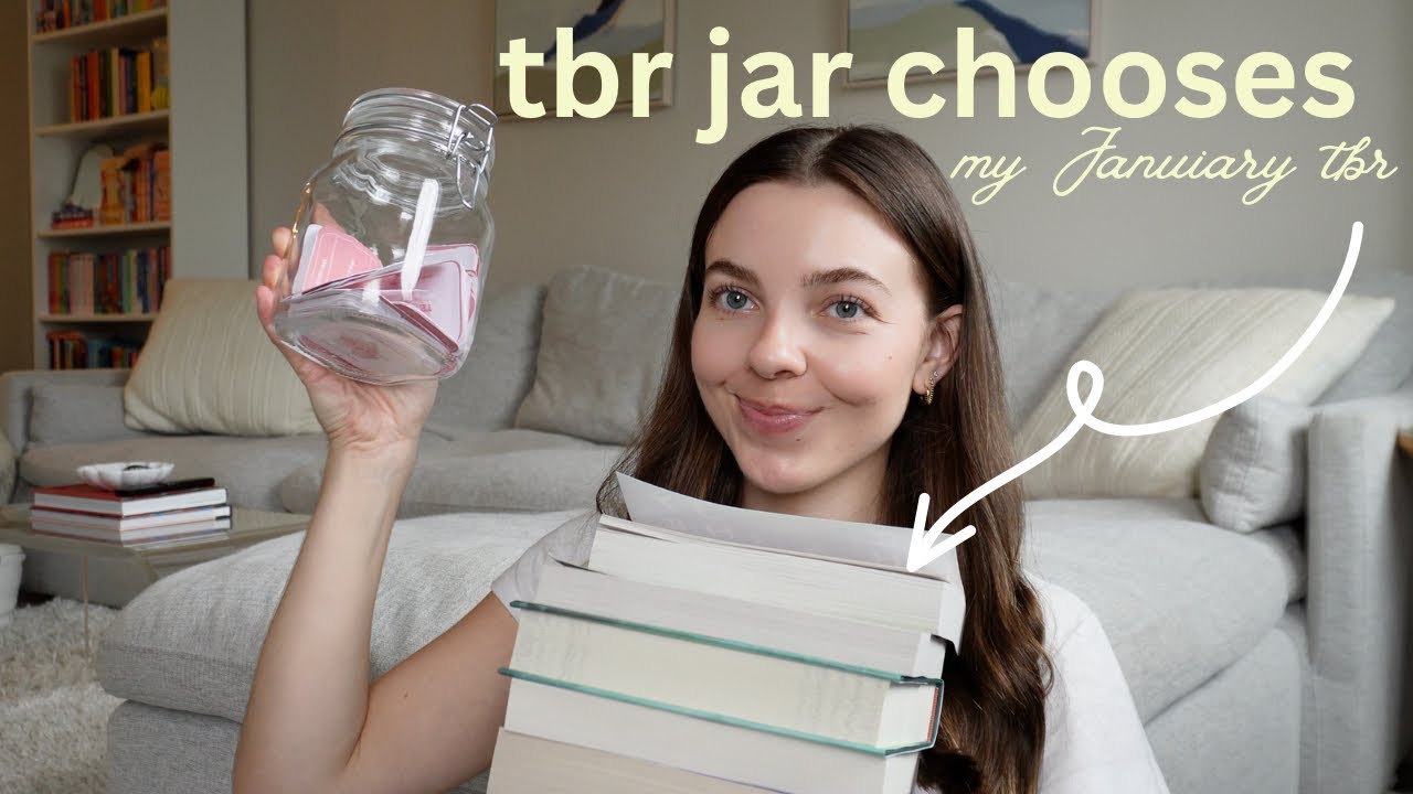 Банка с непрочитанными книгами выбирает мой список книг для чтения на январь! 🫙🤞
