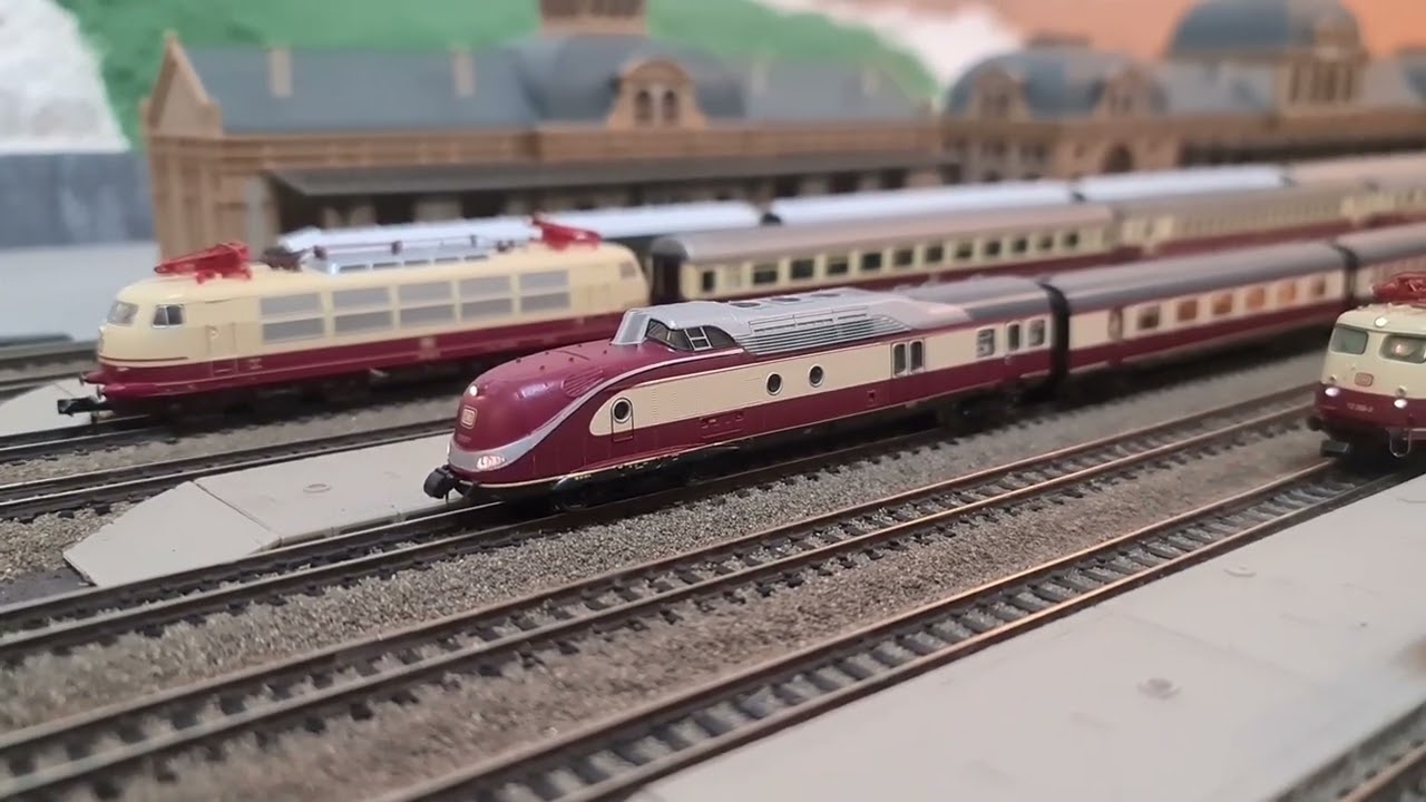 Modellbahn Spur N Fleischmann Vt 11.5 / 741085, Minitrix Br 141 / 16145