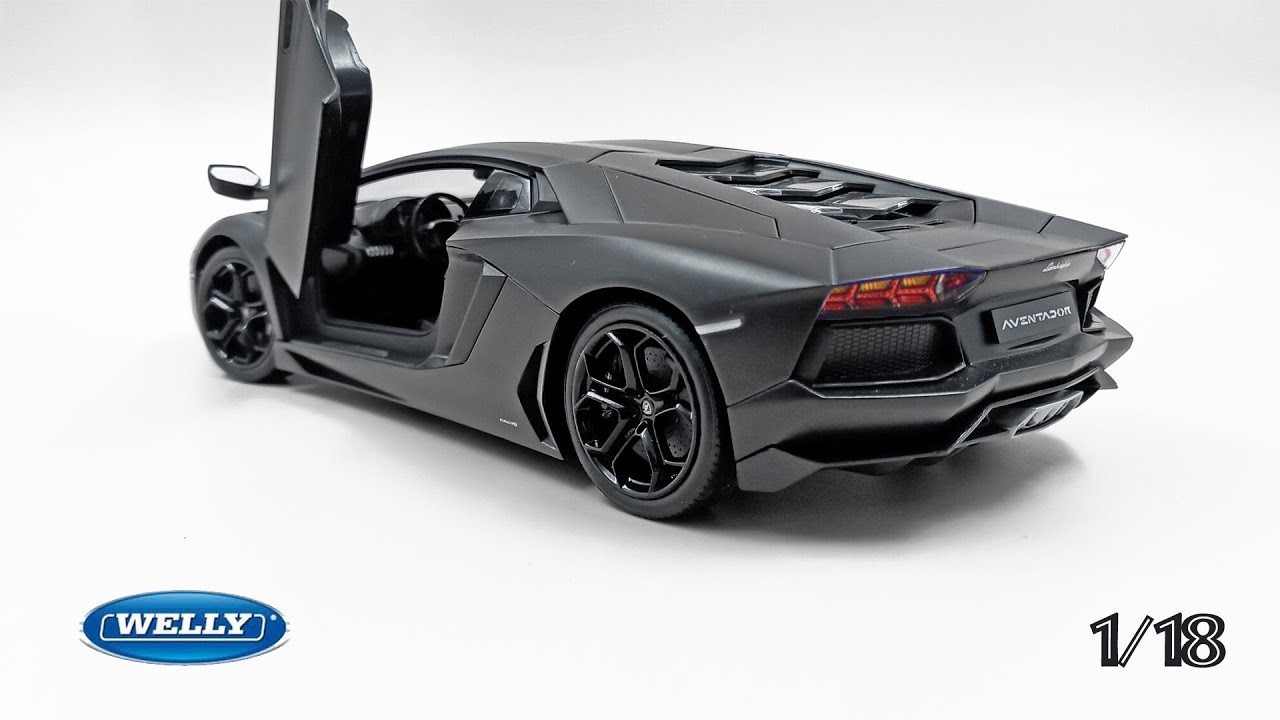 Lamborghini Aventador Lp700-4 2011 Matte Black Model Car 1:18 Welly