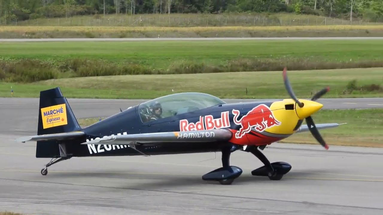 Red Bull Pete McLeod Extra 330 Display Gatineau 2023 Sunday