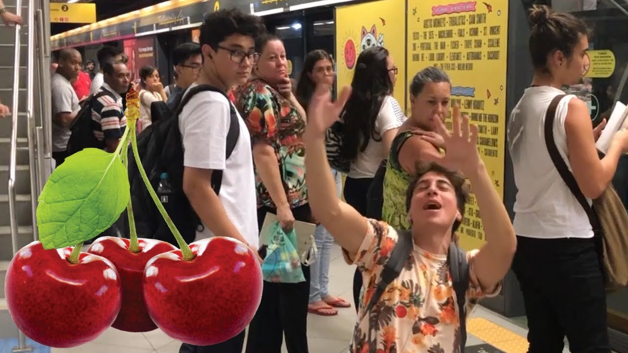 DANÇANDO ''BALANÇA O PÉ DE ACEROLA'' EM PÚBLICO