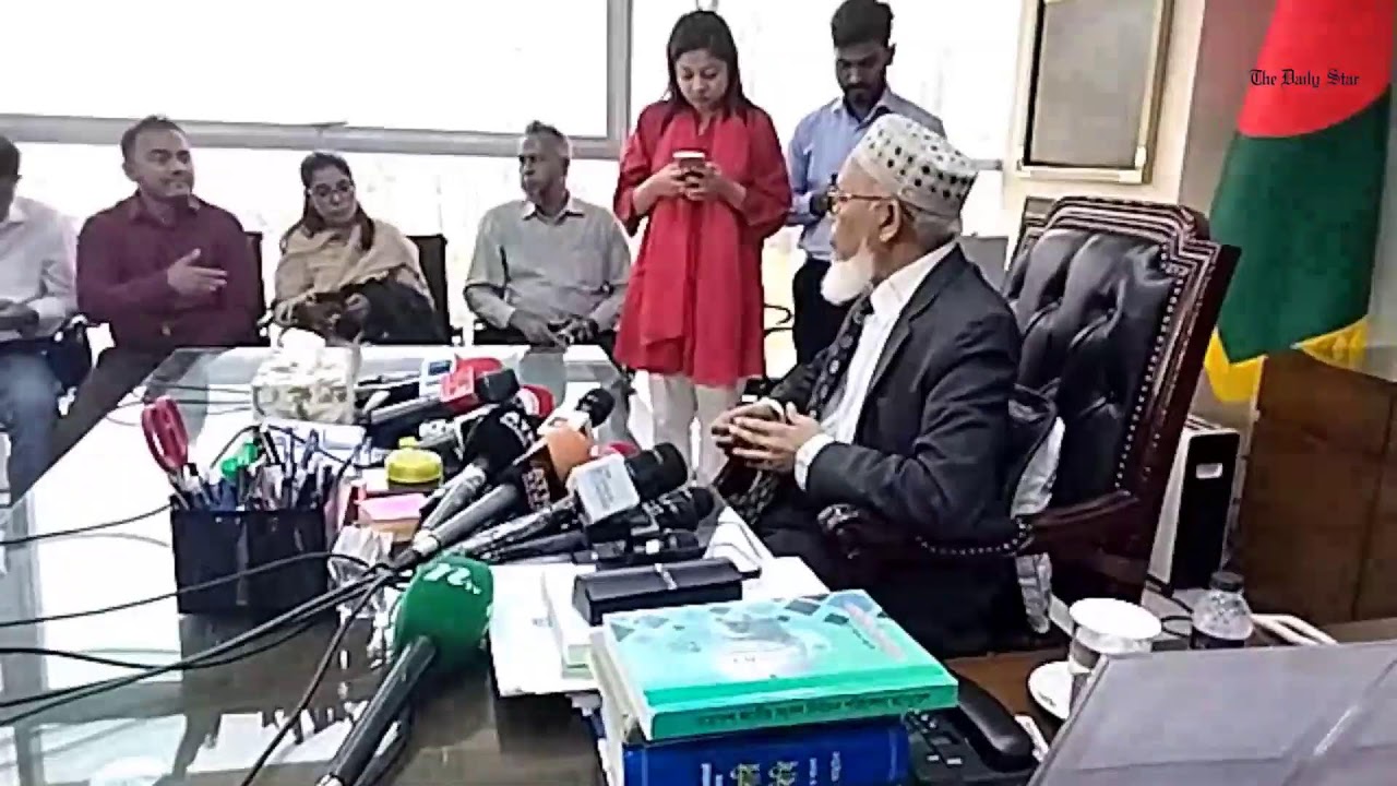 LIVE: নির্বাচনী কার্যক্রম সমন্বয়ে ইসির উচ্চপর্যায়ের বৈঠক শেষে ব্রিফিং