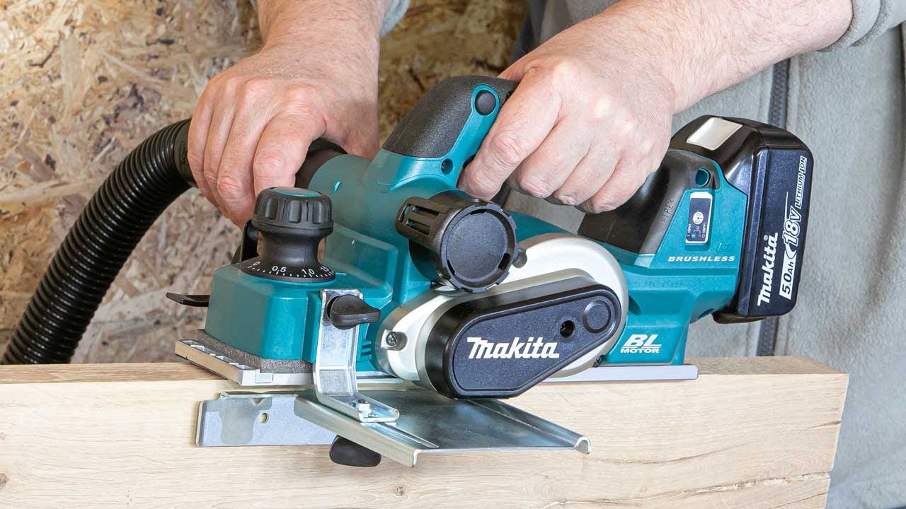 Test akumulatorowego struga Makita DKP181