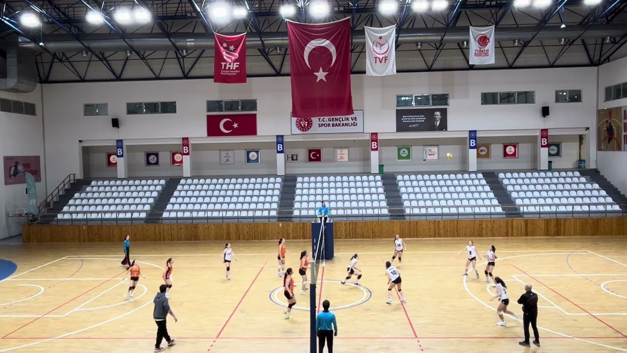 KÜÇÜK KIZLAR 1.LİG KARTAL ANADOLU SPOR 2-ADA YILDIZLARI 3  1 VE 2 SETLER