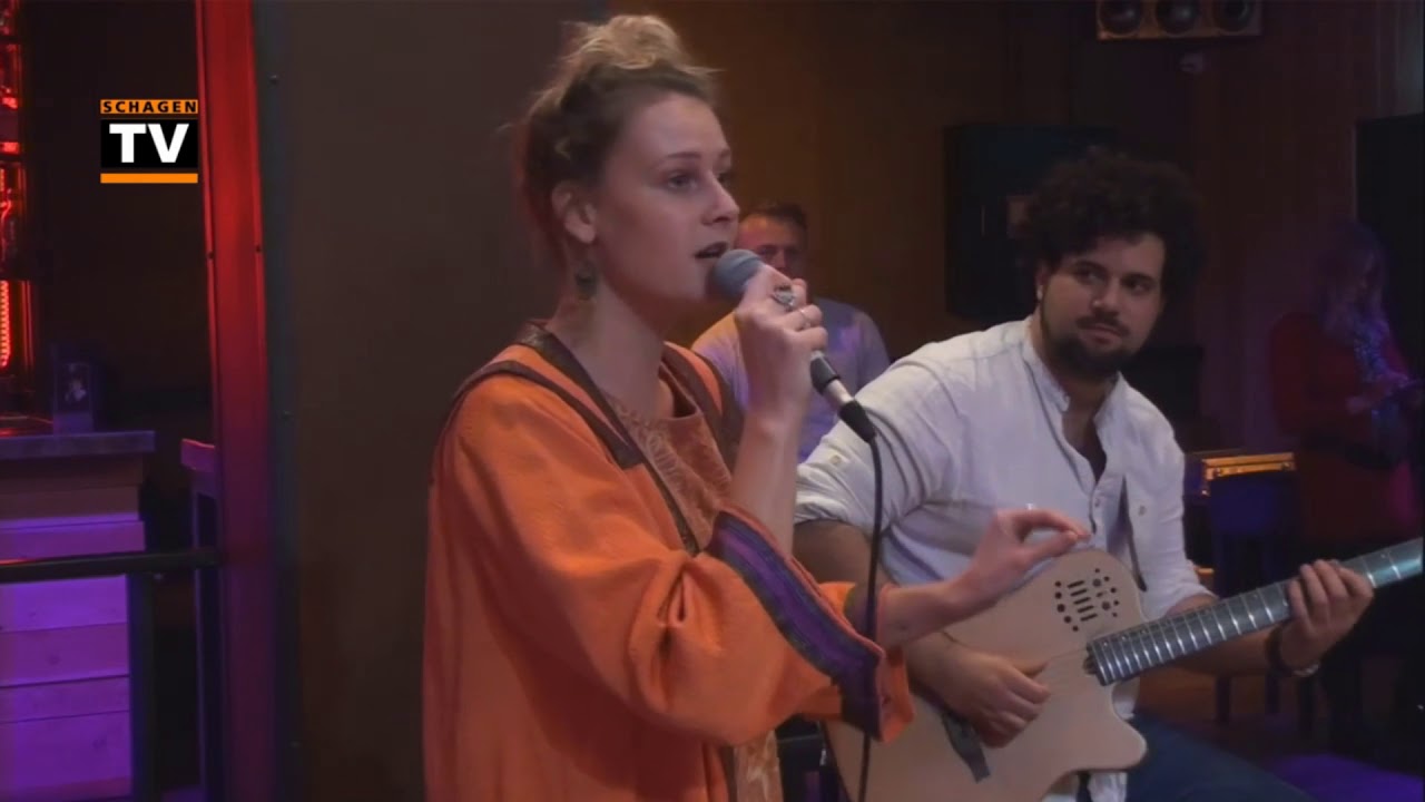 FADOpelos2 - A Julia florista